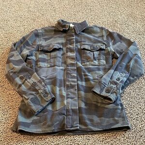 Splendid Green Camo Shaket Size XS in EUC